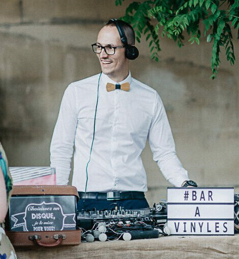 Arnaud Disc Jockey Bar à Vinyle