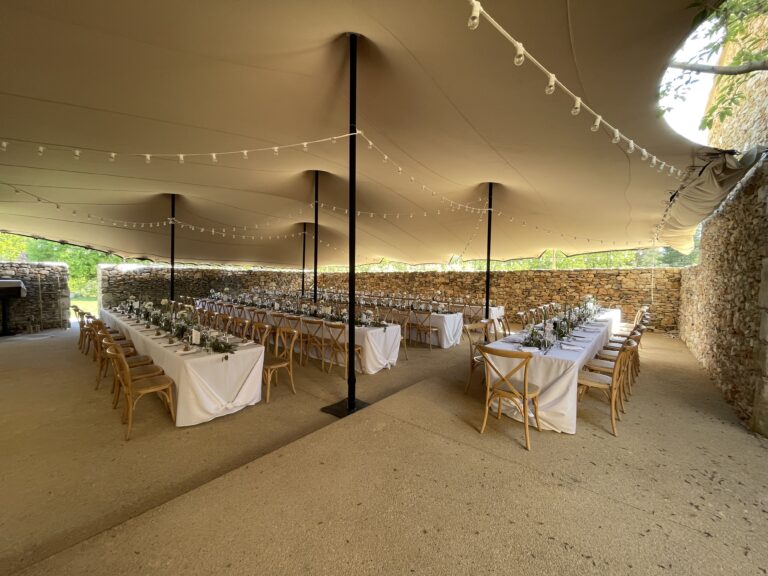 Grange de Javon Sault - Sonorisation Éclairage repas mariage
