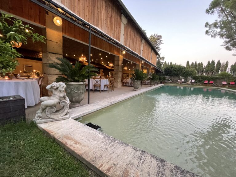 Mas des comtes de Provence Tarascon - Guirlandes Guinguettes Grange Piscine